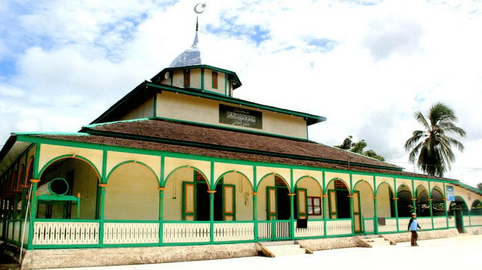masjid sultan kasimuddin kalimantan utara